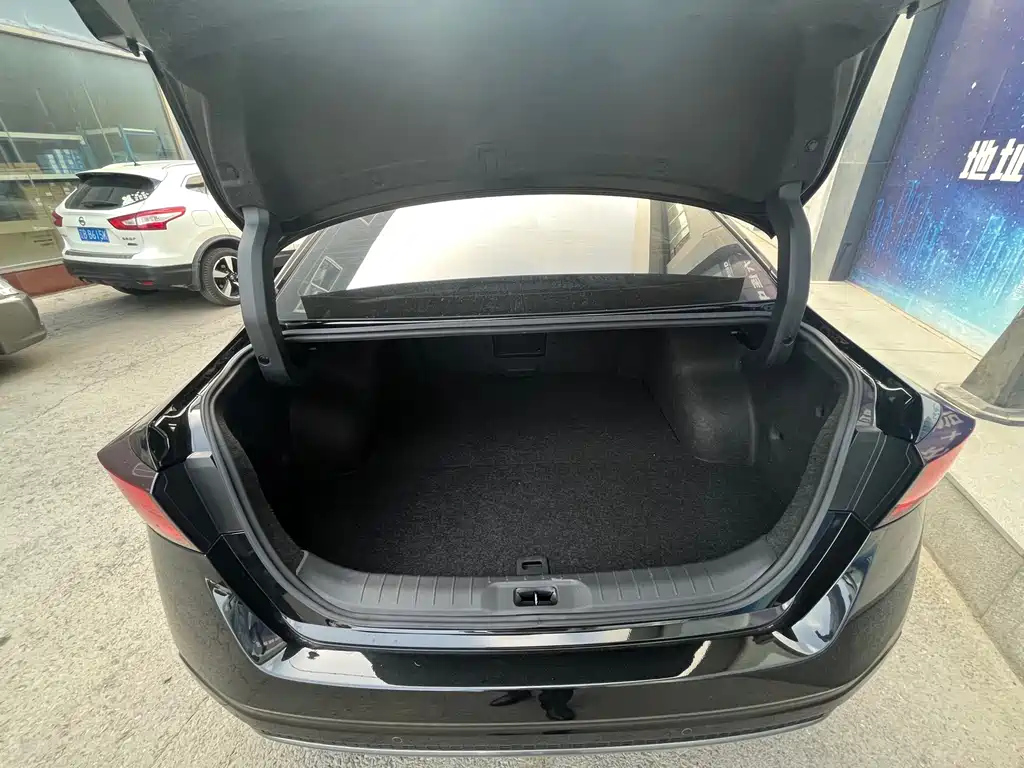 NISSAN TEANA 2021