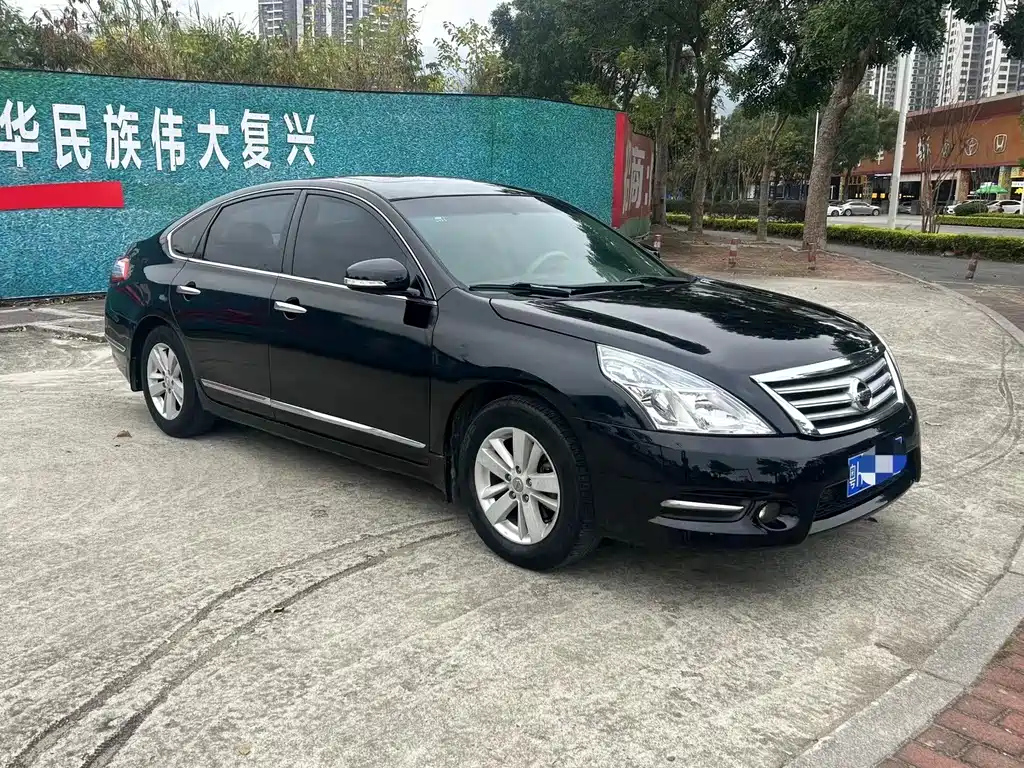 NISSAN TEANA 2011