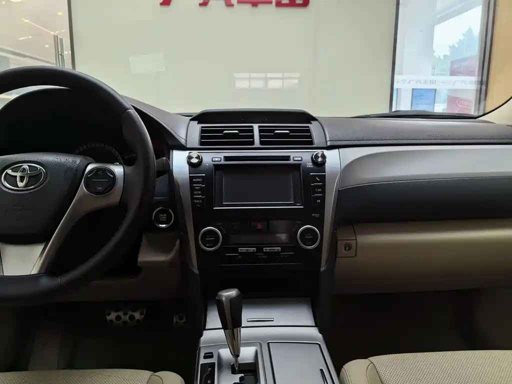 TOYOTA CAMRY 2013
