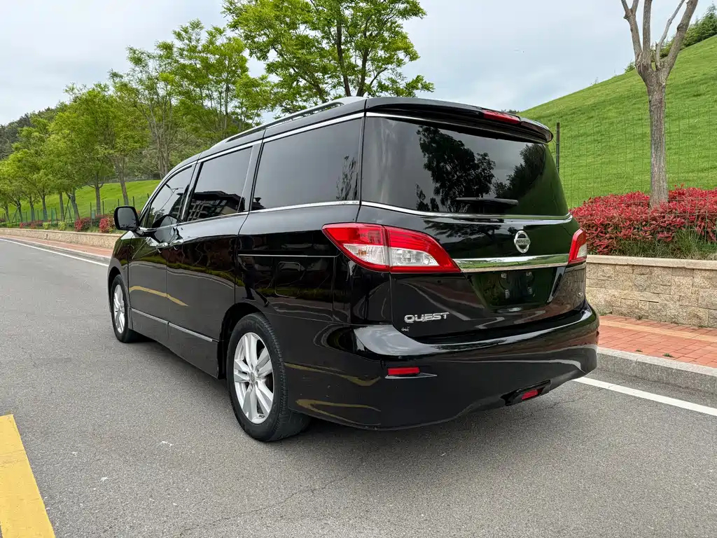 NISSAN QUEST 2014