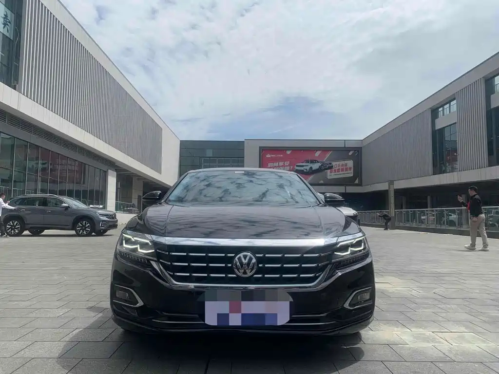 VOLKSWAGEN PASSAT 2020