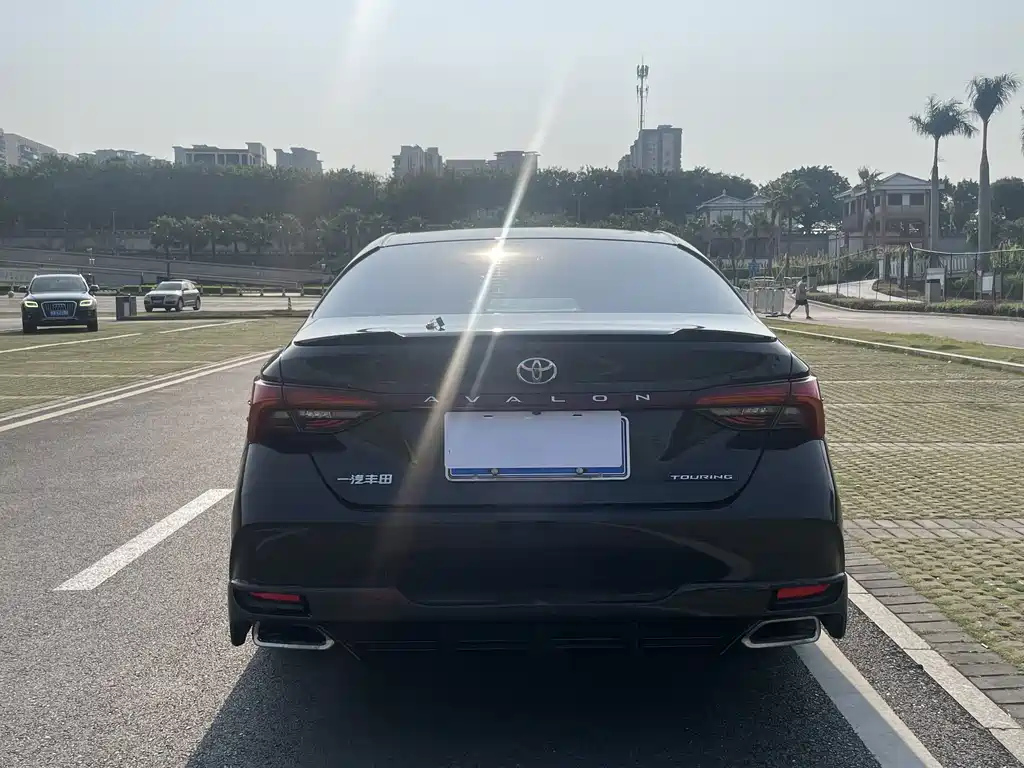TOYOTA AVALON 2022