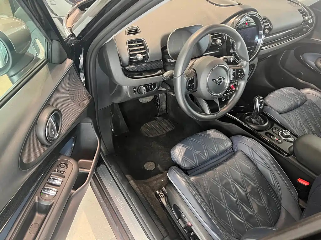 MINI CLUBMAN 2021