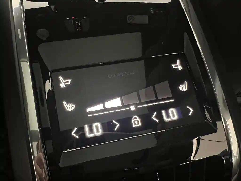 VOLVO S90 2022