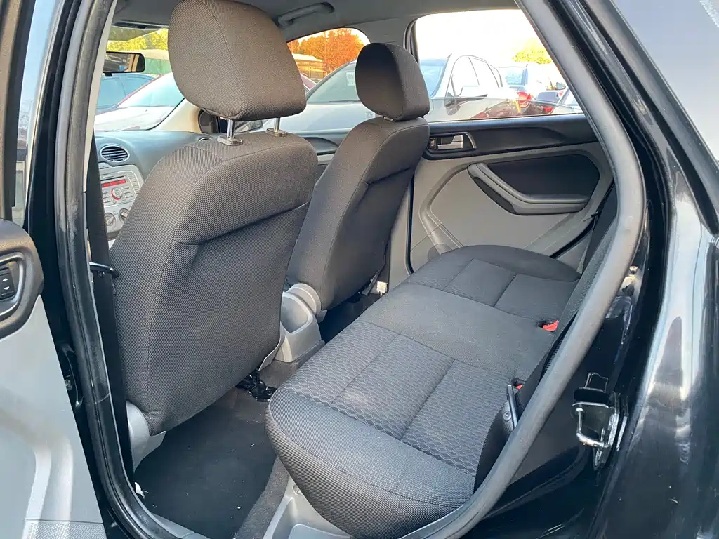 FORD FOCUS 2011