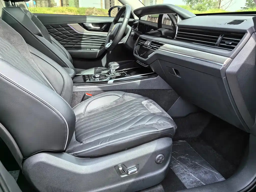 HONGQI HS5 2022