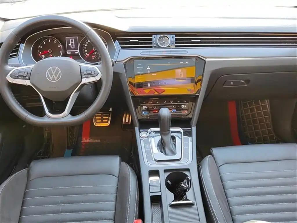 VOLKSWAGEN MAGOTAN 2023