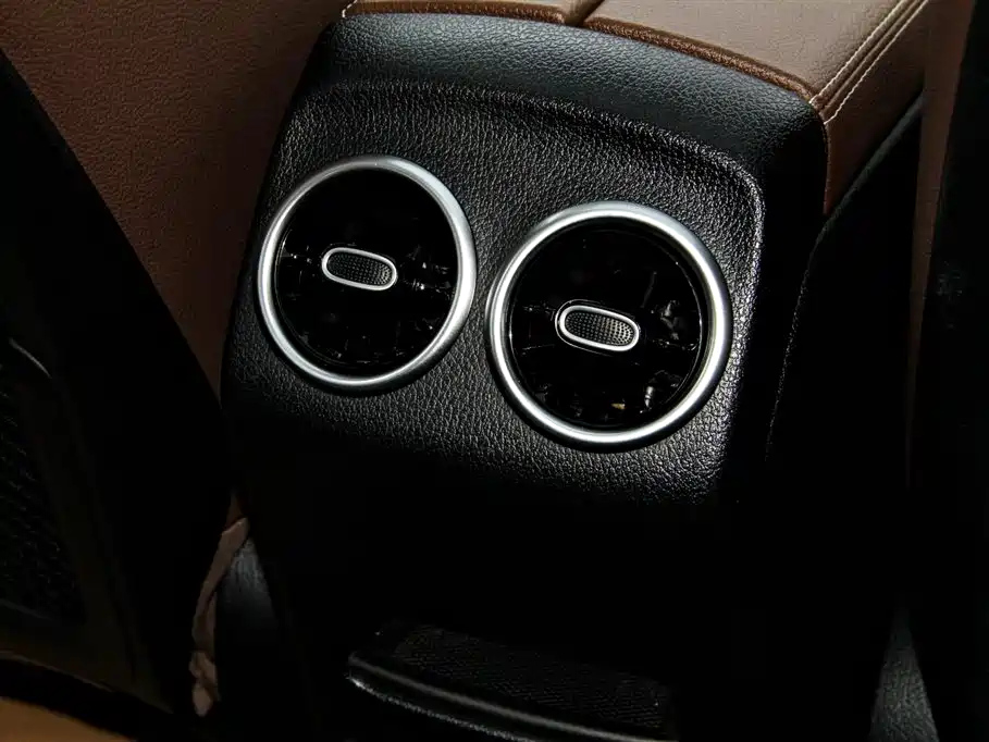 MERCEDES BENZ GLB 2023