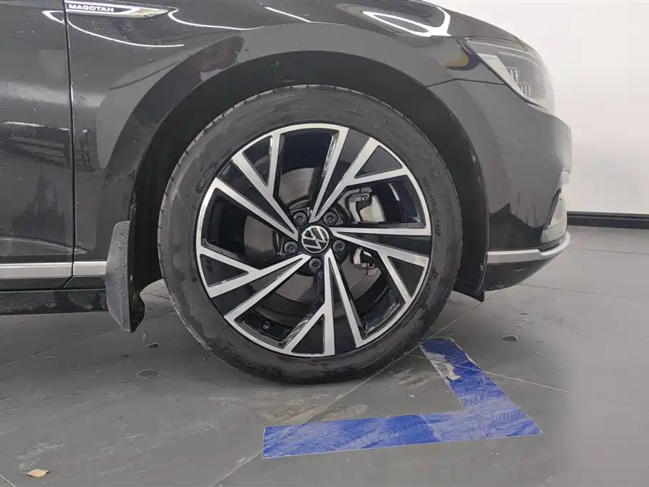 VOLKSWAGEN MAGOTAN 2022
