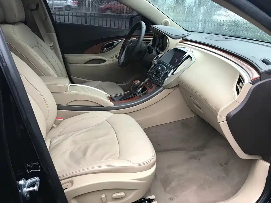 BUICK LACROSSE 2012
