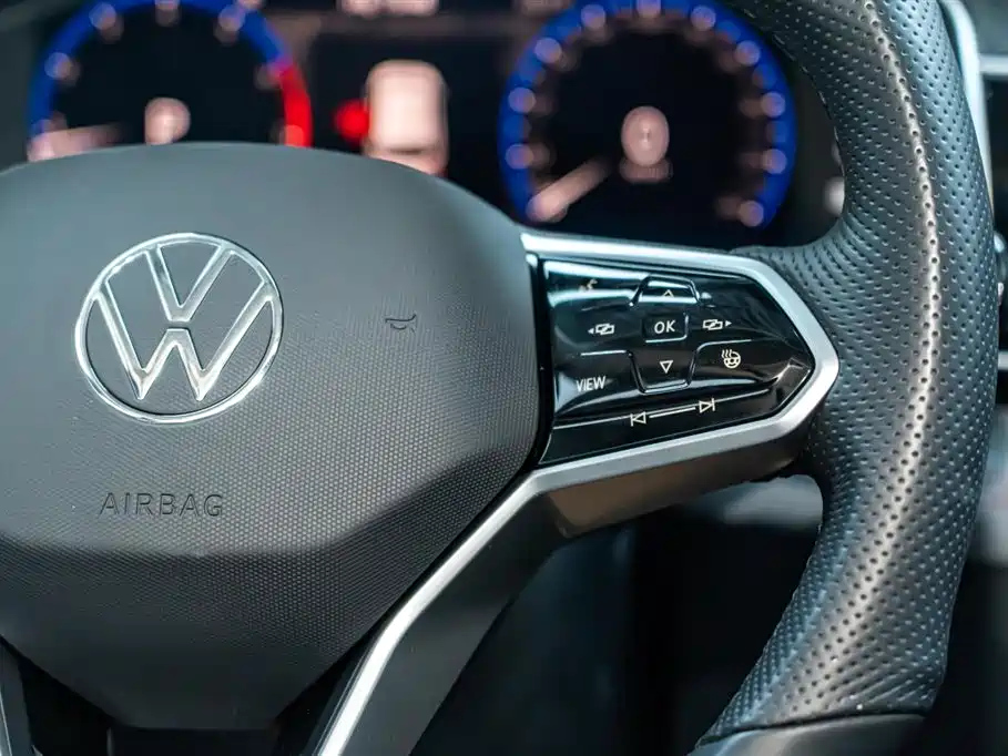 VOLKSWAGEN TIGUAN L 2022