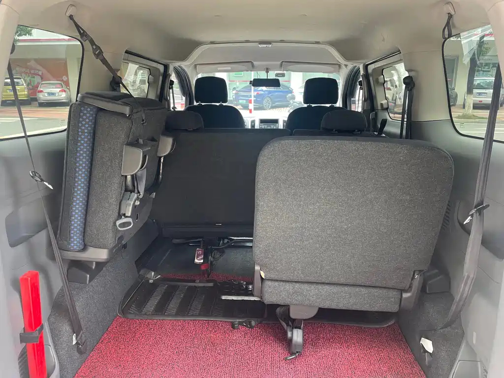 NISSAN NV200 2014