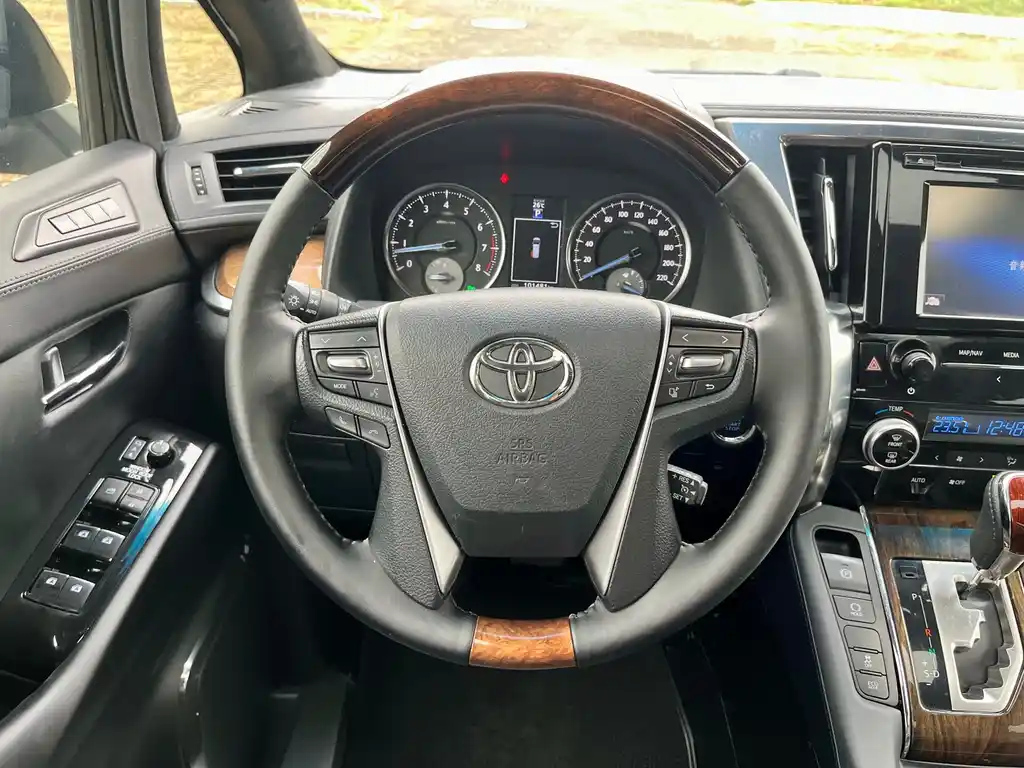 TOYOTA ALPHARD 2018