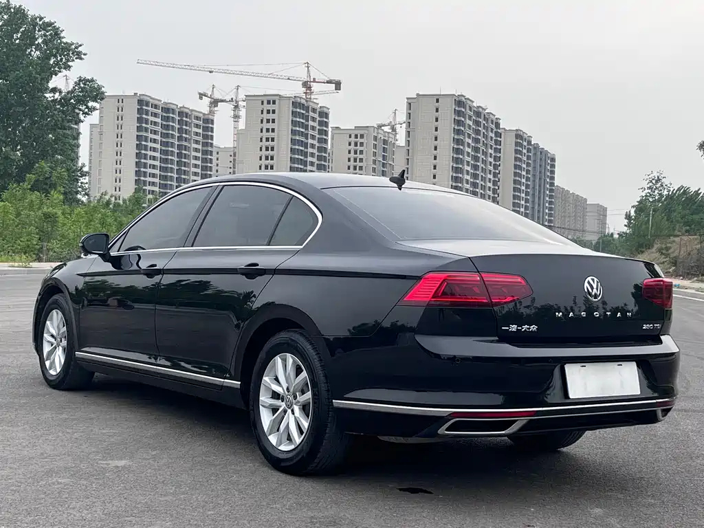 VOLKSWAGEN MAGOTAN 2020