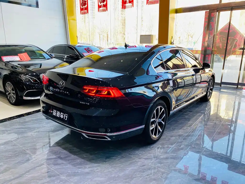 VOLKSWAGEN MAGOTAN 2022