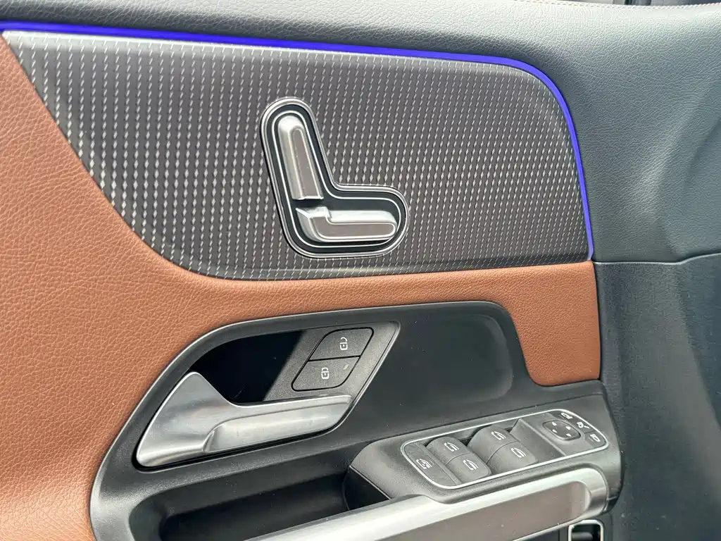 MERCEDES BENZ GLB 2022