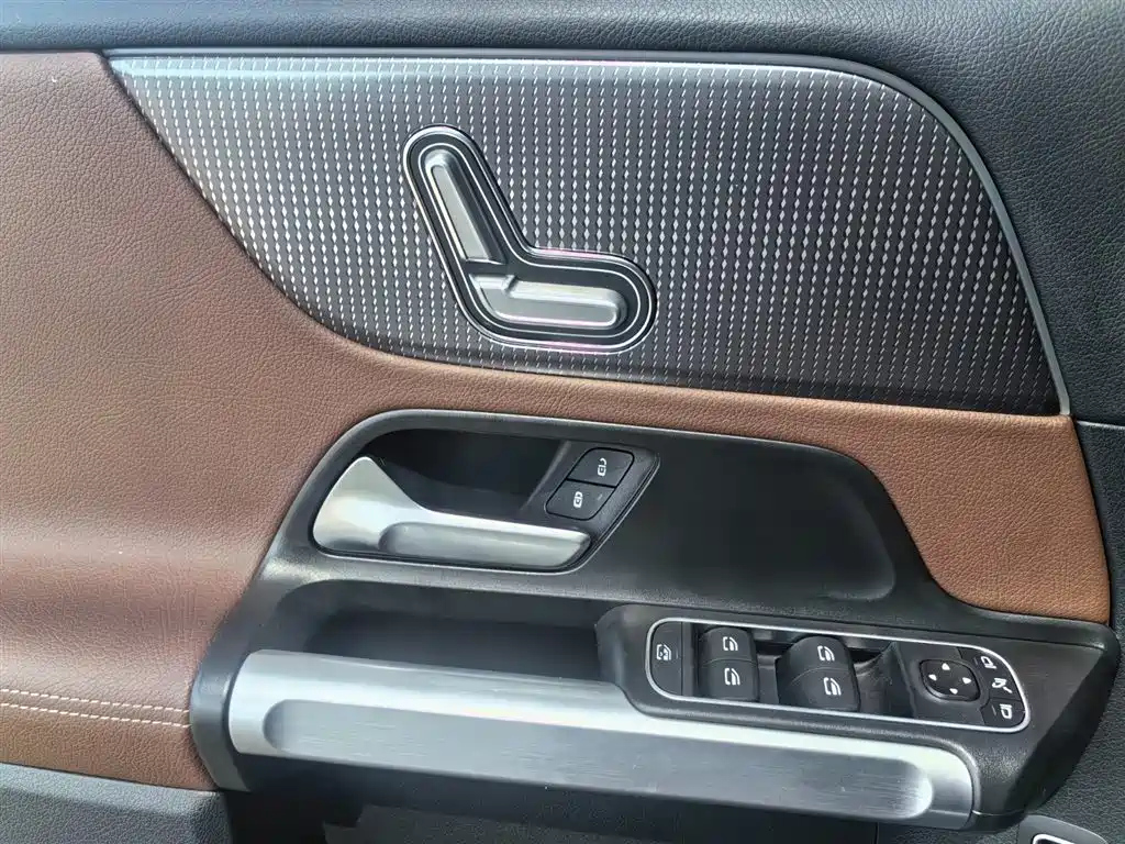 MERCEDES BENZ GLB 2022