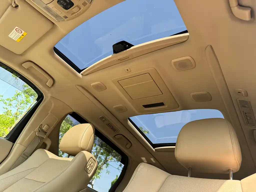 TOYOTA ALPHARD 2012
