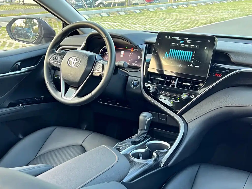 TOYOTA CAMRY 2023