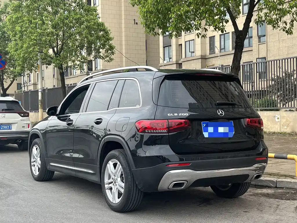MERCEDES BENZ GLB 2023