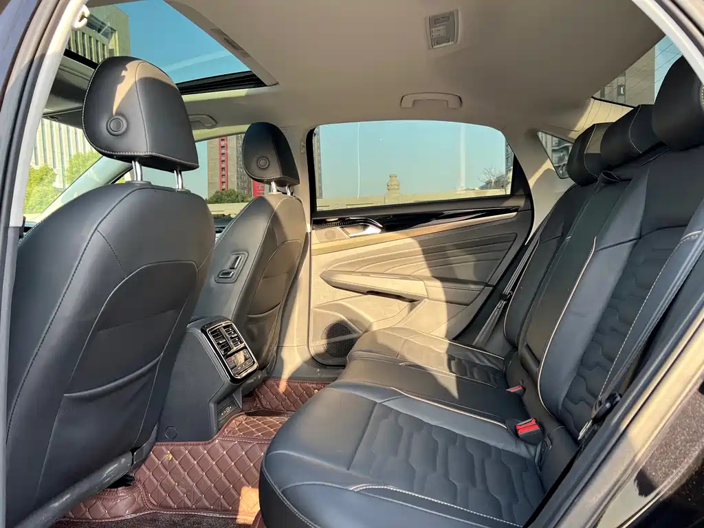 VOLKSWAGEN PASSAT 2021