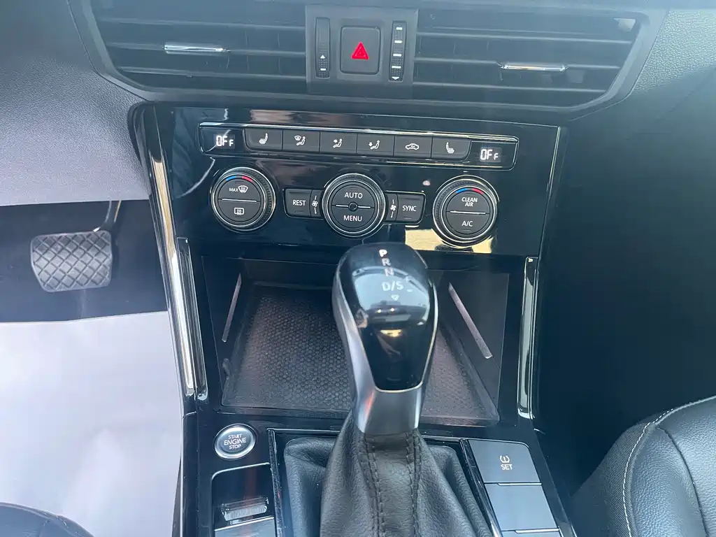 VOLKSWAGEN PASSAT 2020