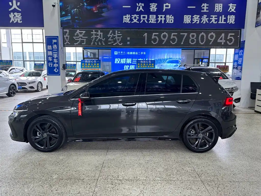 VOLKSWAGEN GOLF 2021