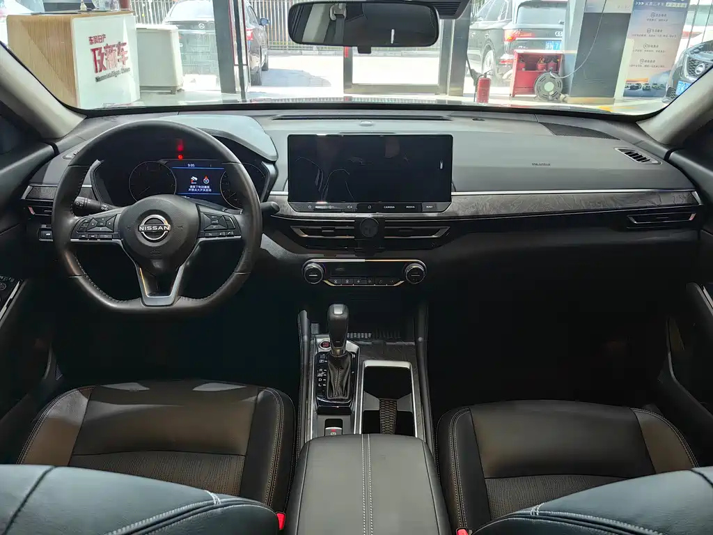 NISSAN TEANA 2023