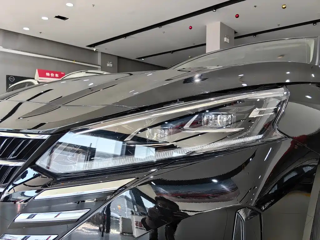 NISSAN TEANA 2023