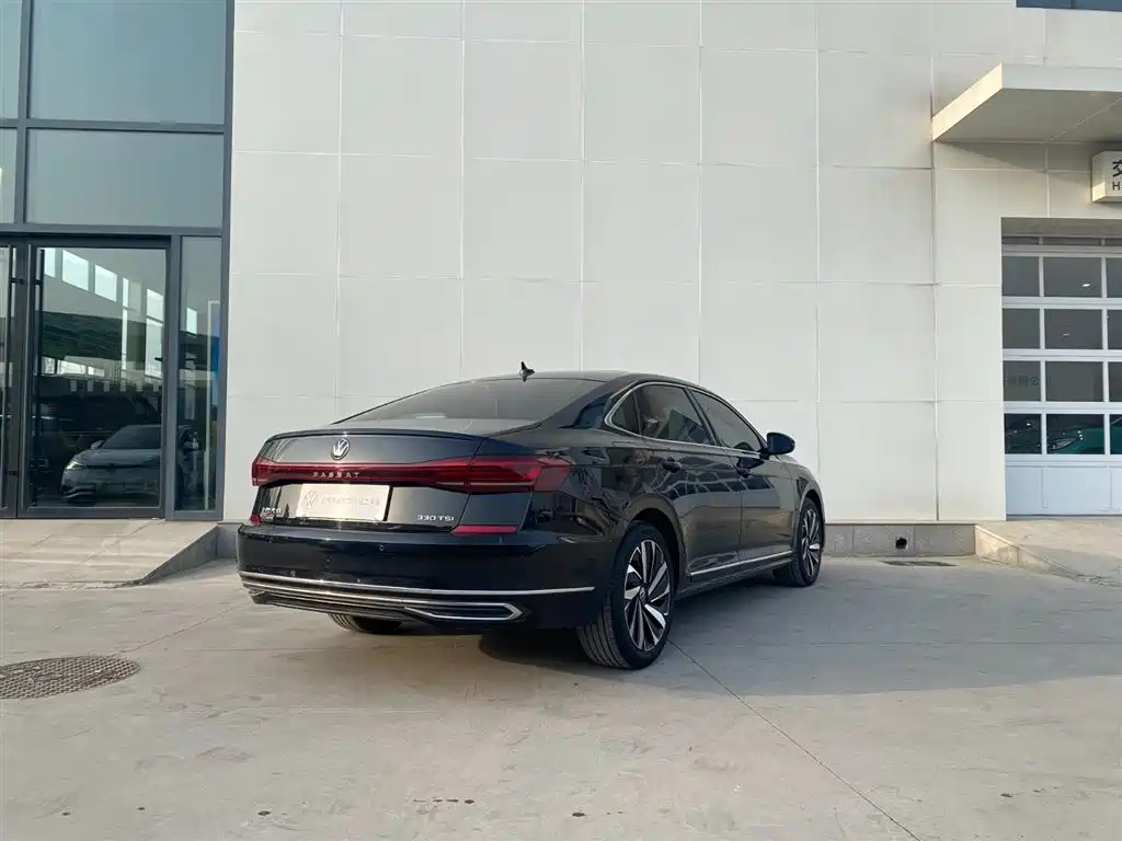 VOLKSWAGEN PASSAT 2022