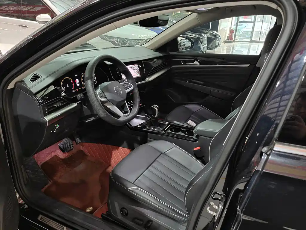 VOLKSWAGEN PASSAT 2022