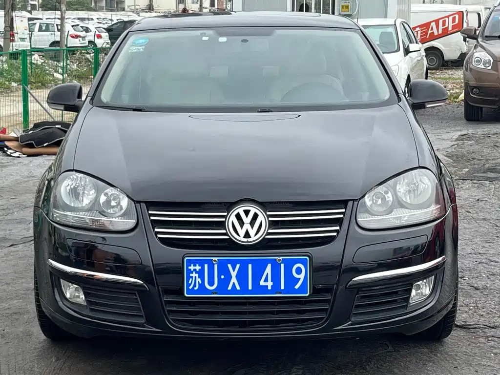 VOLKSWAGEN SAGITAR 2011