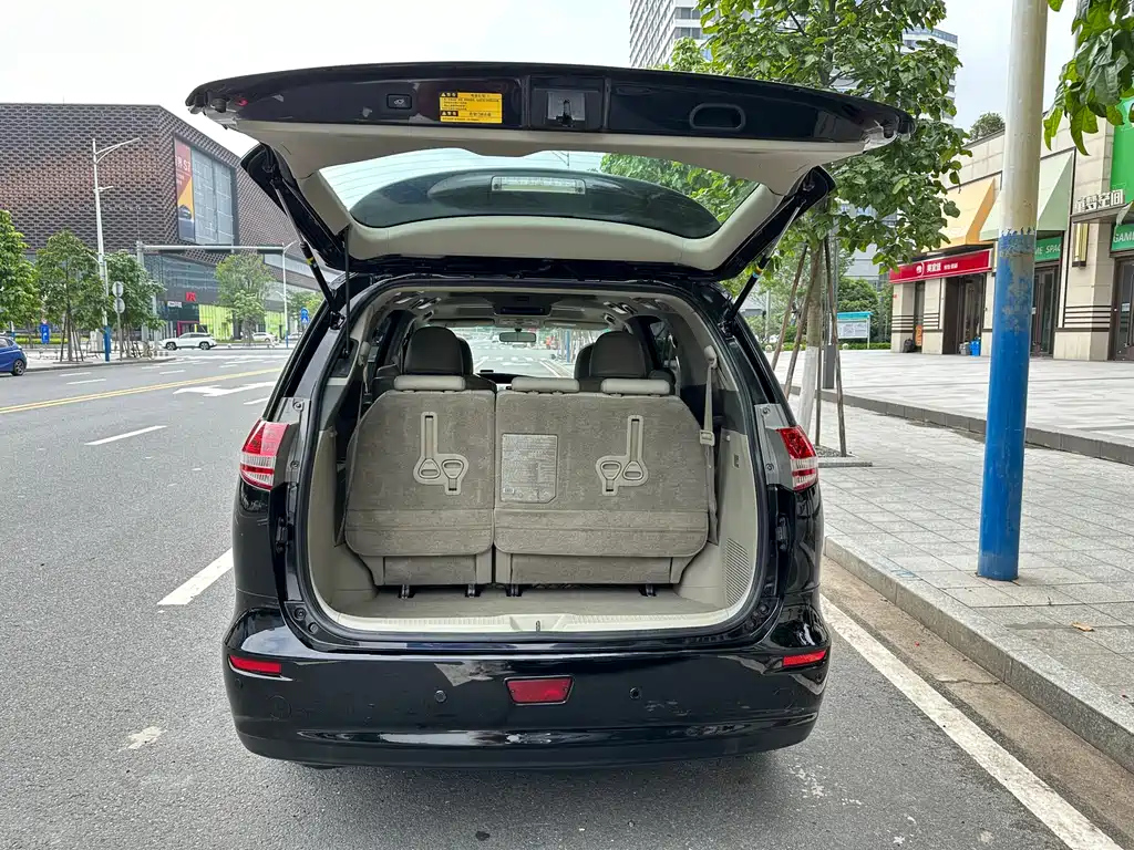 TOYOTA PREVIA 2009