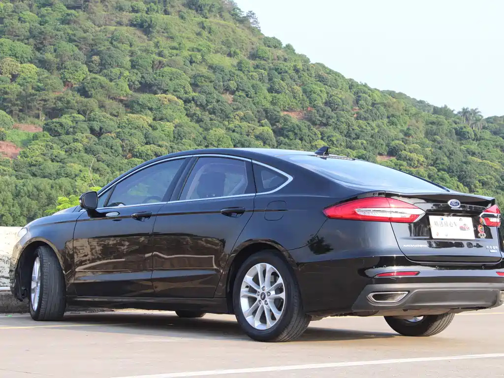 FORD MONDEO 2021