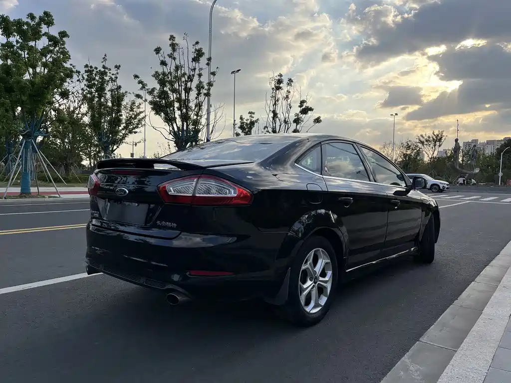 FORD MONDEO - WINNER 2010