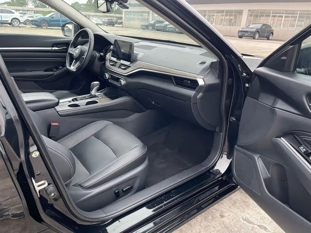 NISSAN TEANA 2021
