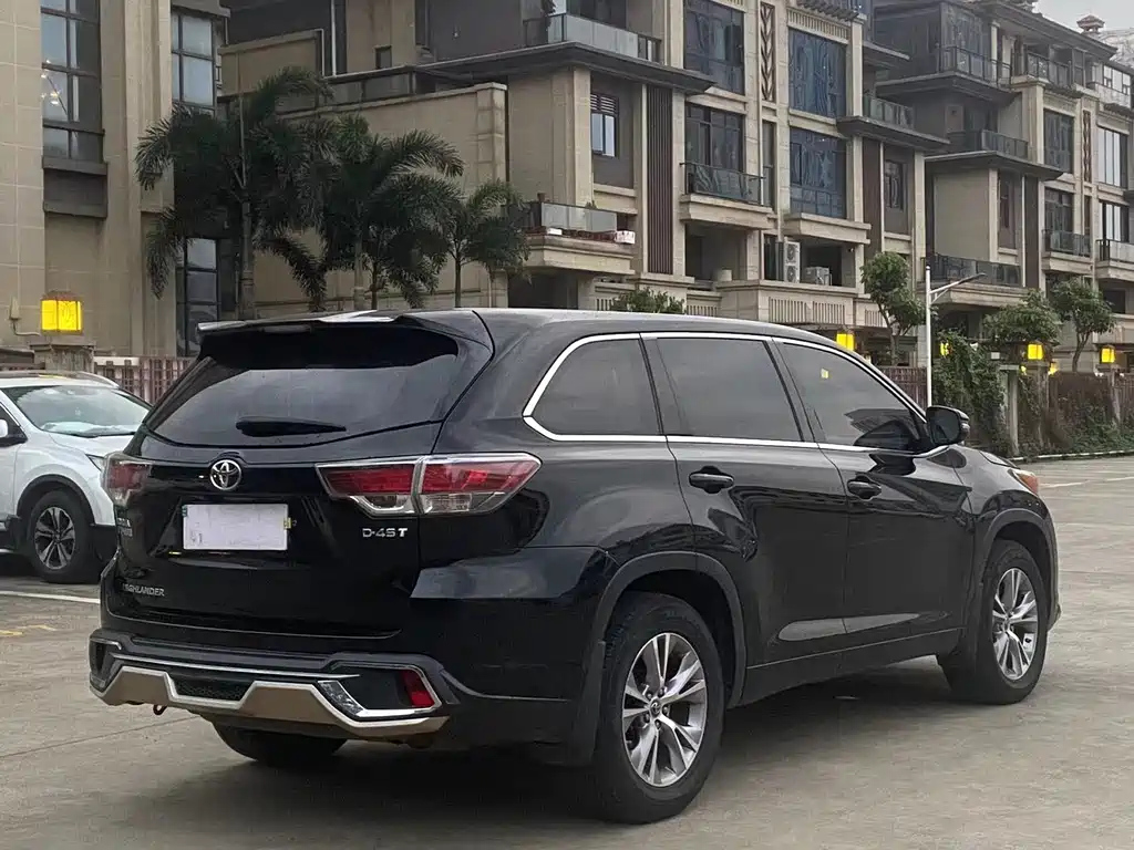 TOYOTA HIGHLANDER 2016