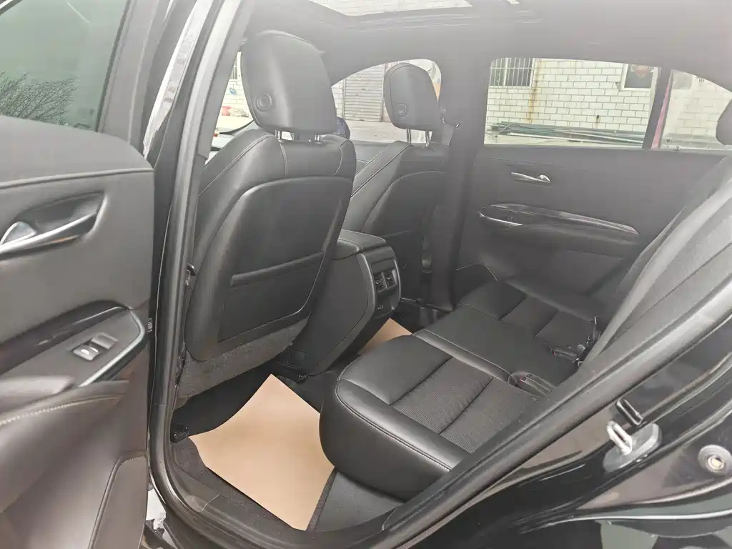 CADILLAC XT4 2021