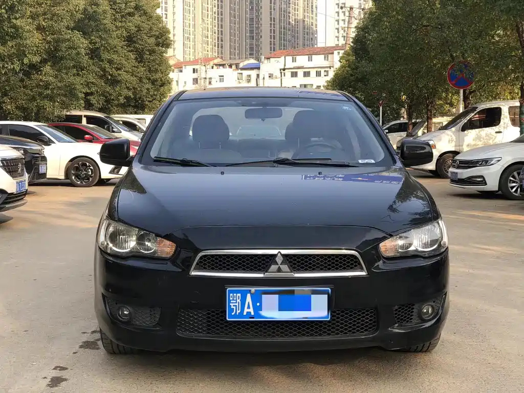 MITSUBISHI LANCER EX 2010