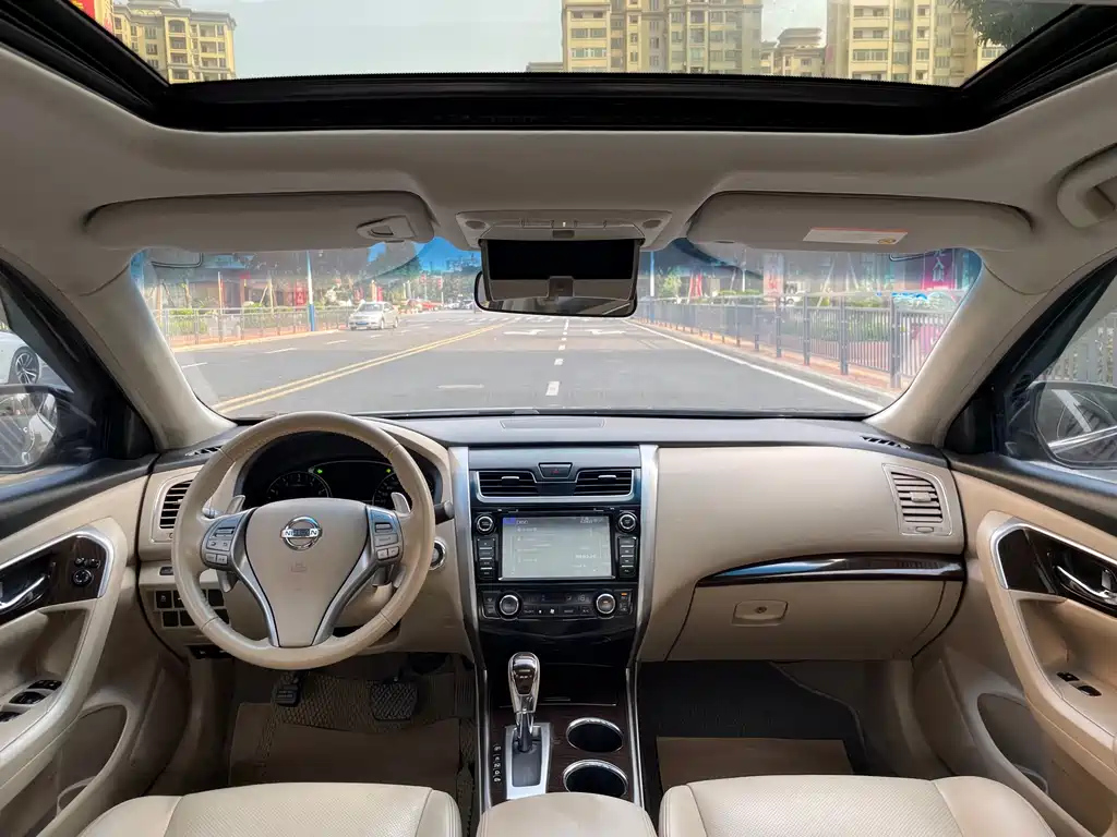 NISSAN TEANA 2014