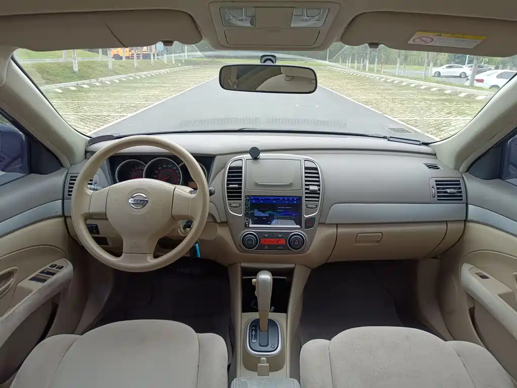 NISSAN SYLPHY 2015