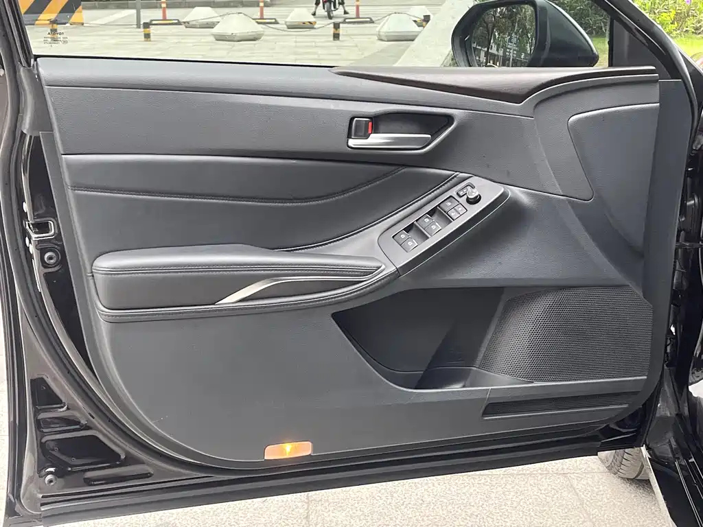TOYOTA AVALON 2021