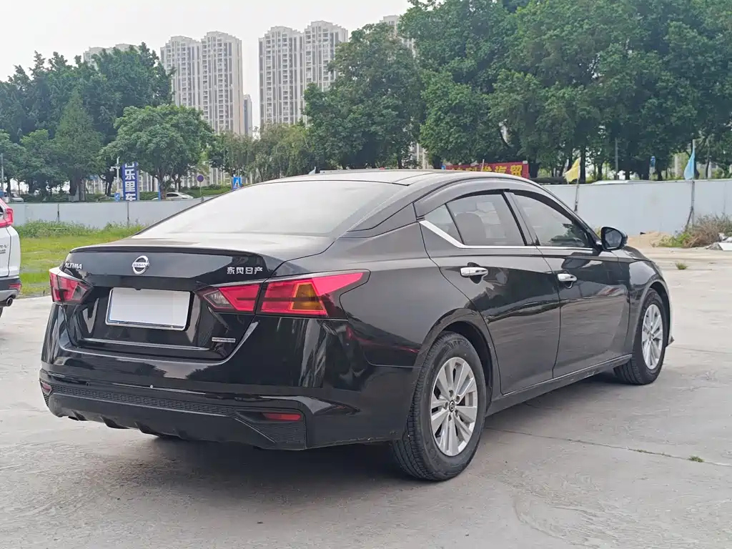 NISSAN TEANA 2020