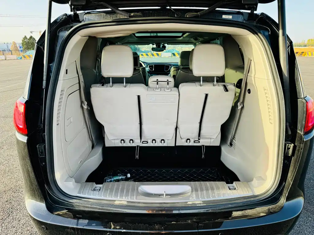 CHRYSLER OTHER 2018