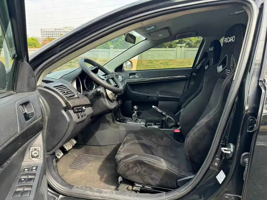MITSUBISHI LANCER EX 2013