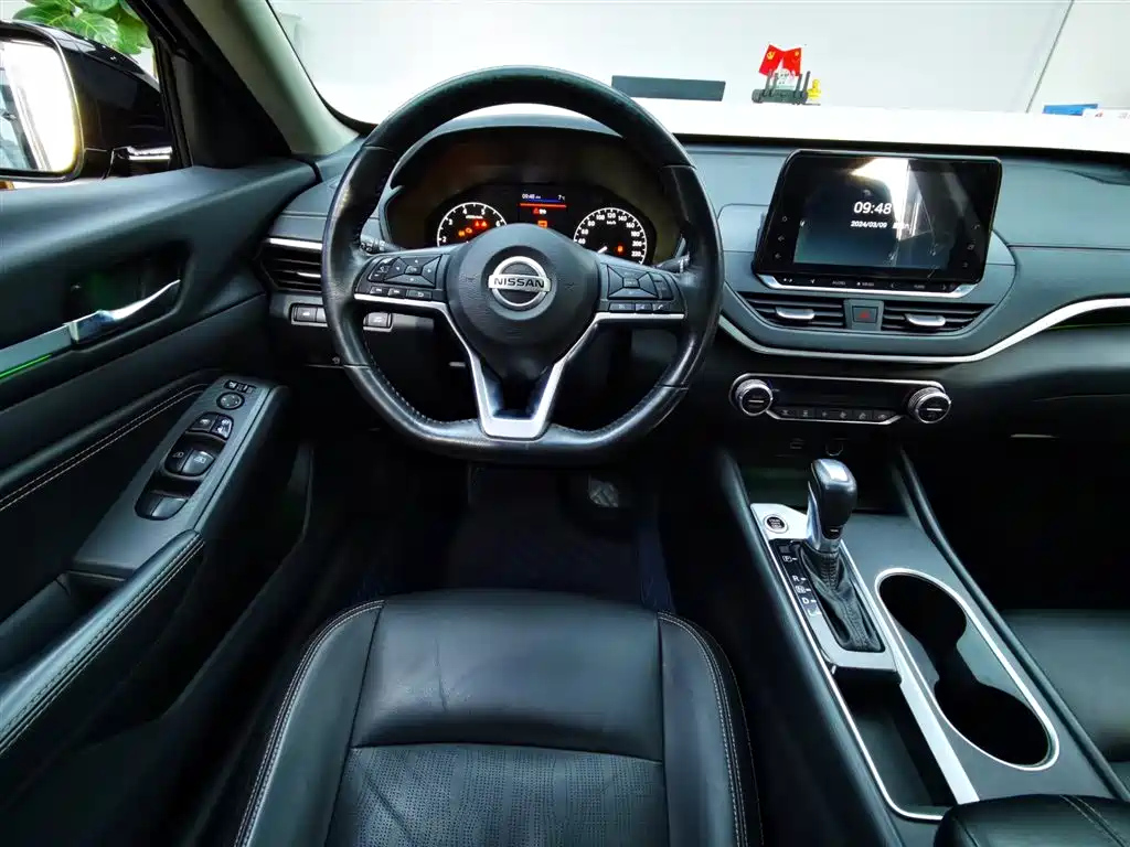 NISSAN TEANA 2020