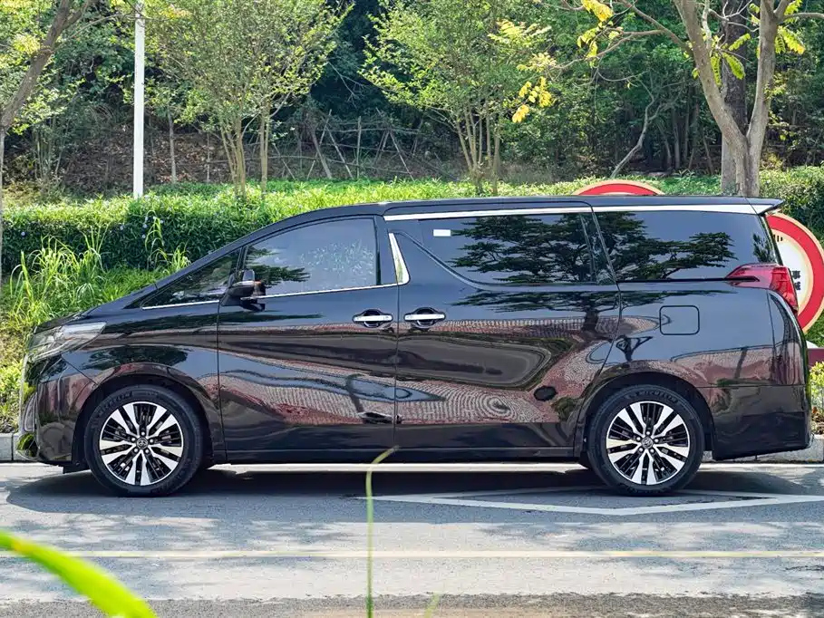 TOYOTA ALPHARD 2018