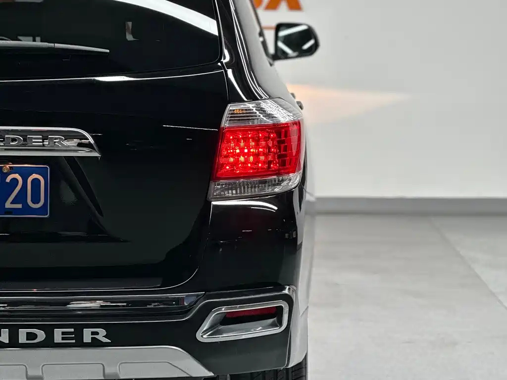 TOYOTA HIGHLANDER 2014