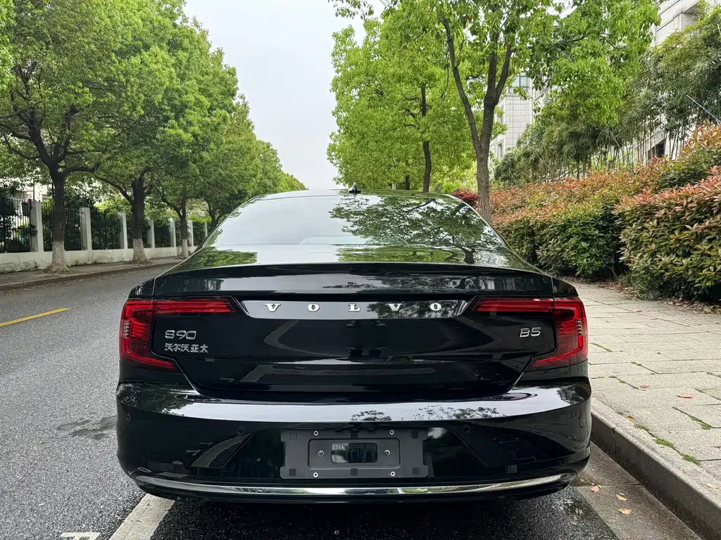 VOLVO S90 2022