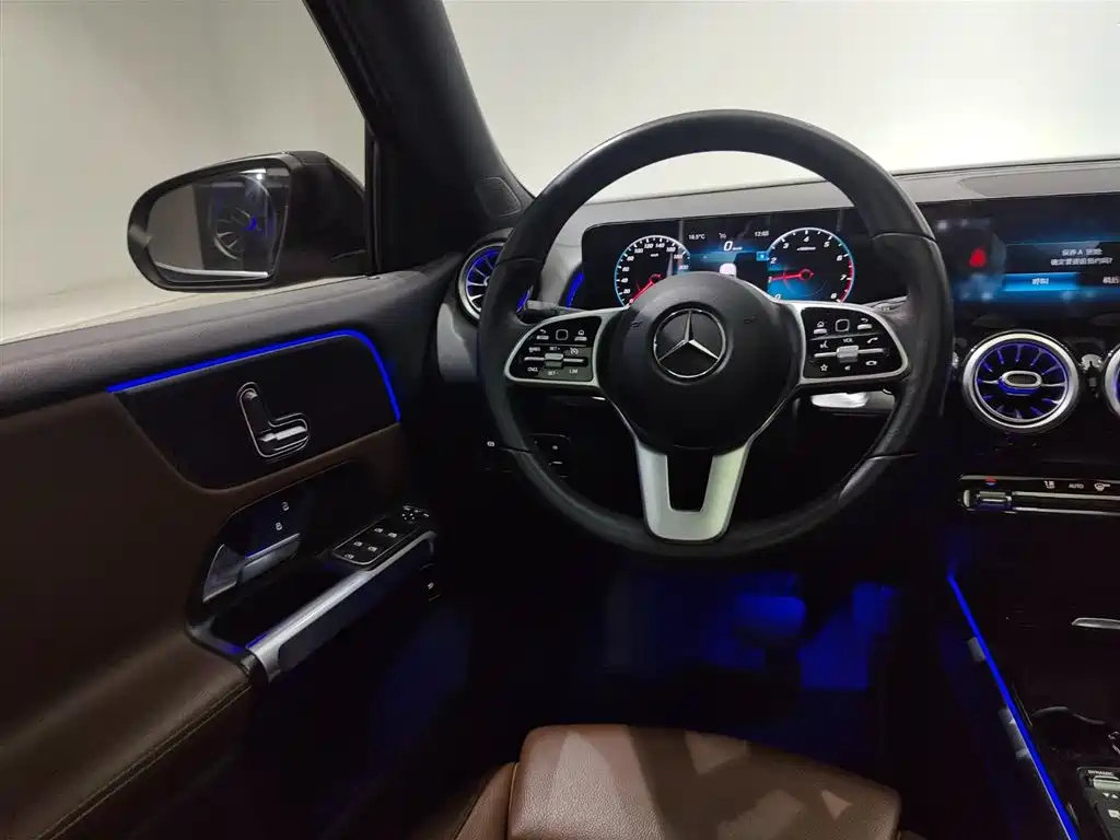 MERCEDES BENZ GLB 2021